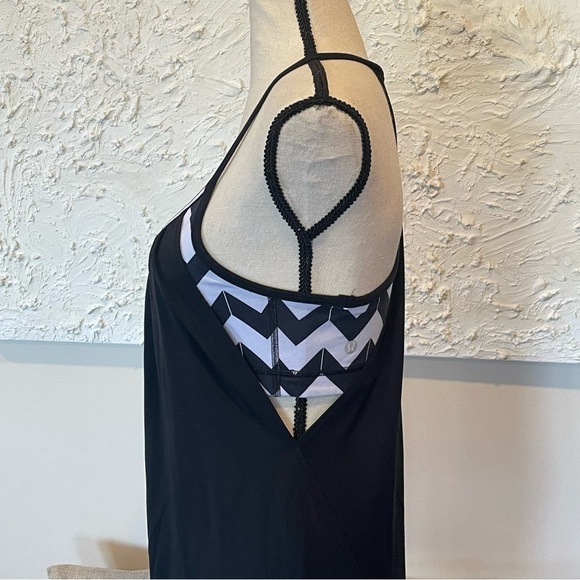 Lululemon No Limits Tank Size 6 Black / Arrow Chevron White Black Yoga. - Picture 4 of 7